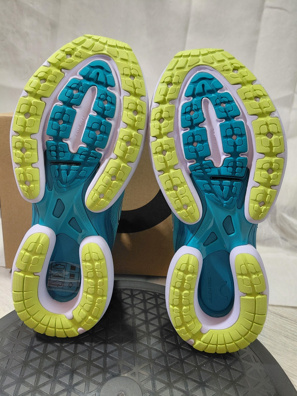 NEW True Motion Womens U-TECH Nevos 3 Scuba Blue & Lime Running Shoes SIZE 9.5 - Picture 10 of 15